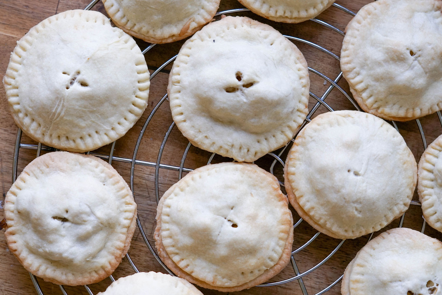 Apple Hand-Pies: Rezept für süße Teigtaschen mit Apfelfüllung ...